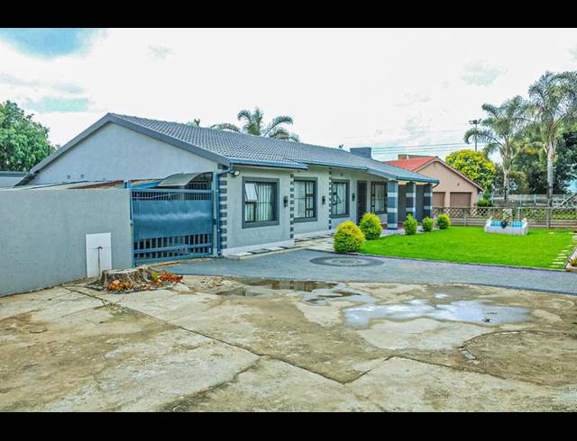 3 BEDROOM HOUSE FOR SALE IN CRESSLAWN